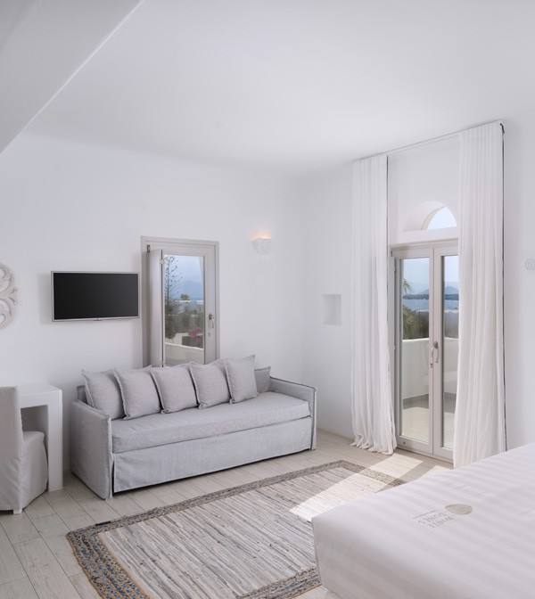 JUNIOR SUITE WITH PANORAMIC SEA VIEW JUNIOR SUITE WITH PANORAMIC SEA VIEW