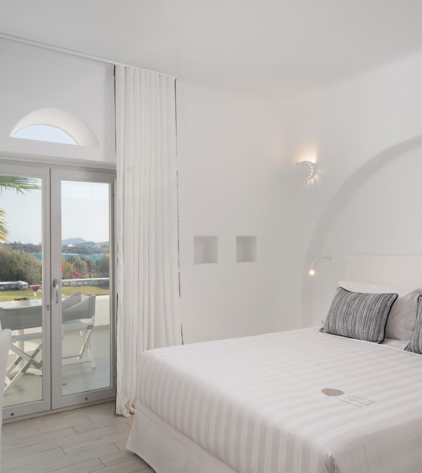 ELEGANT SUITE WITH SEA VIEW ELEGANT SUITE WITH SEA VIEW
